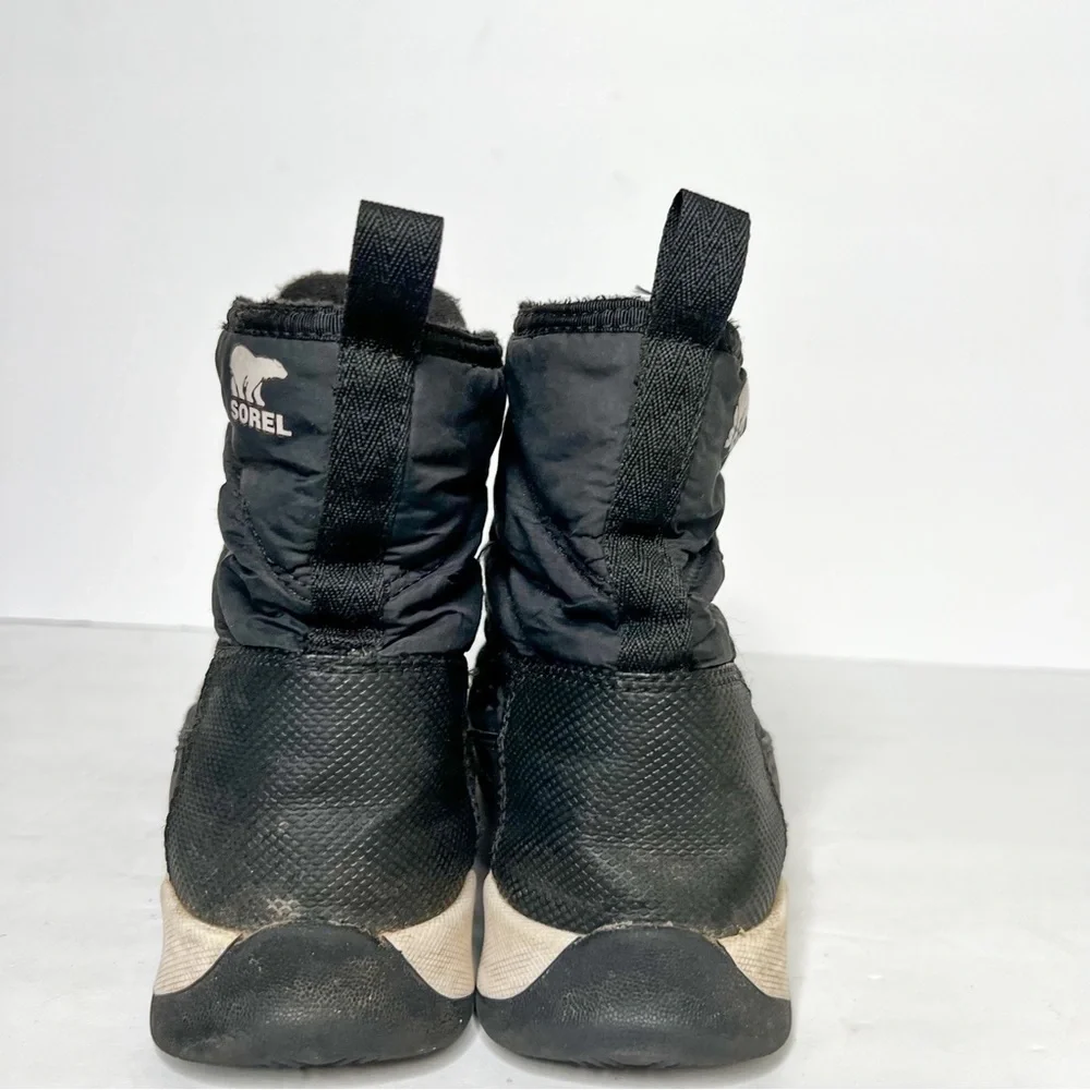 Sorel Youth Whitney II Short Lace Black Winter Boots Size 4 Girls Snow Boots